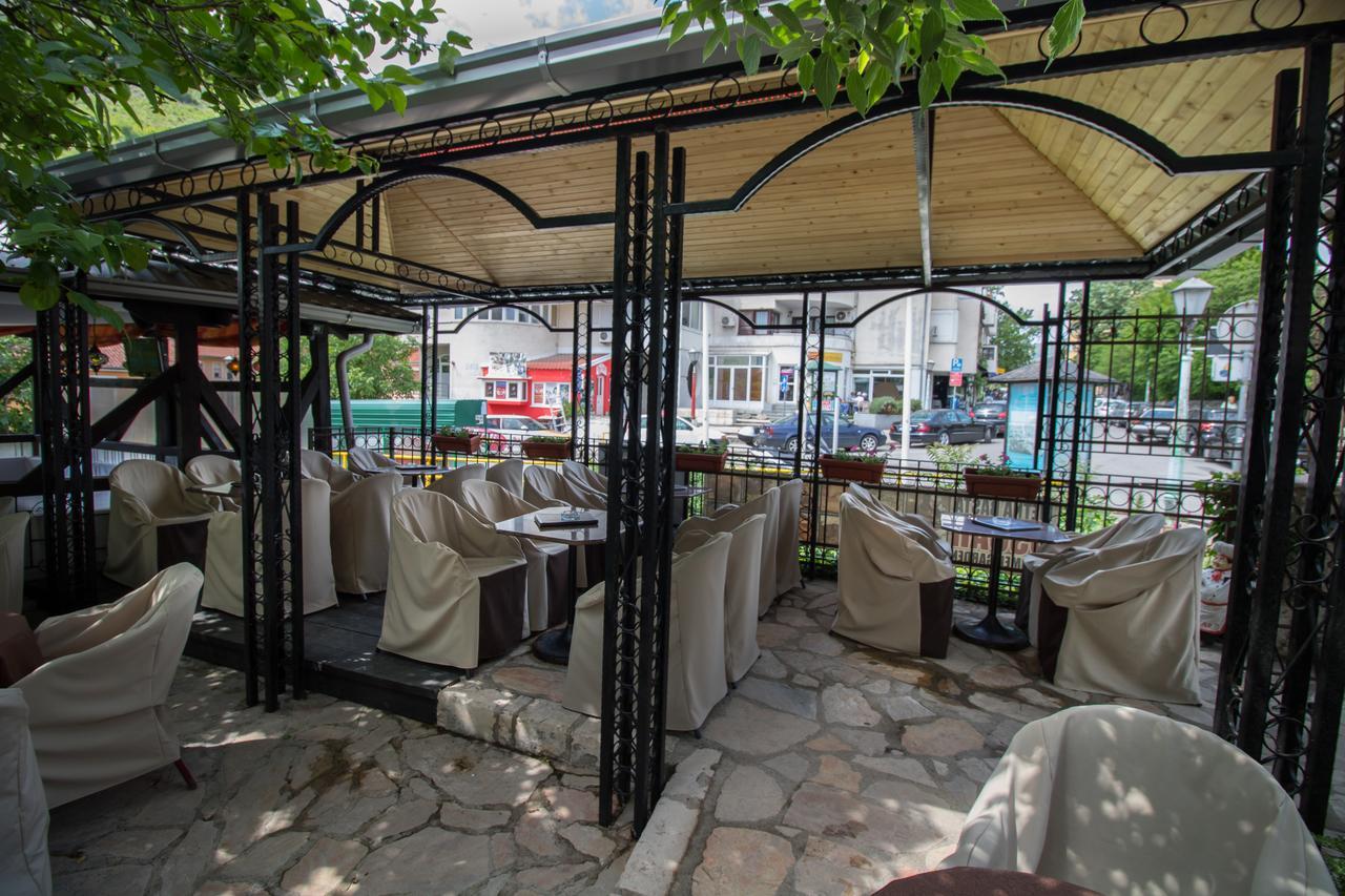 Pansion Oscar Summer Garden Mostar Eksteriør bilde